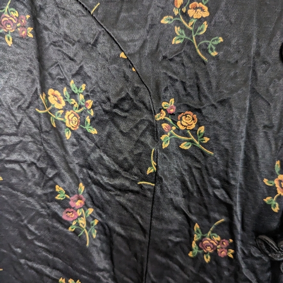 🔴5 for $20 Floral Top - Picture 3 of 5